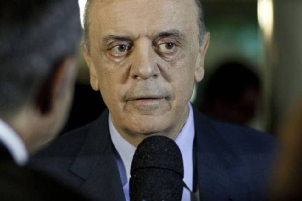 Obrigações impostas à Petrobras são ônus, diz Serra