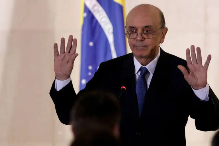 
	O ministro das Rela&ccedil;&otilde;es Exteriores, Jos&eacute; Serra: embaixador foi retirado do cargo pelo minist&eacute;rio por ser visto como ligado ao governo da presidente Dilma Rousseff, dizem fontes
 (Ueslei Marcelino / Reuters)