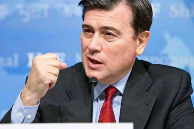 
	Jose Vinals: &quot;&Eacute; bem prov&aacute;vel que quando chegarmos a nossas reuni&otilde;es no pr&oacute;ximo m&ecirc;s, pode haver mais uma revis&atilde;o&quot;, diz o conselheiro financeiro
 (Jose Vinals/Getty Images)