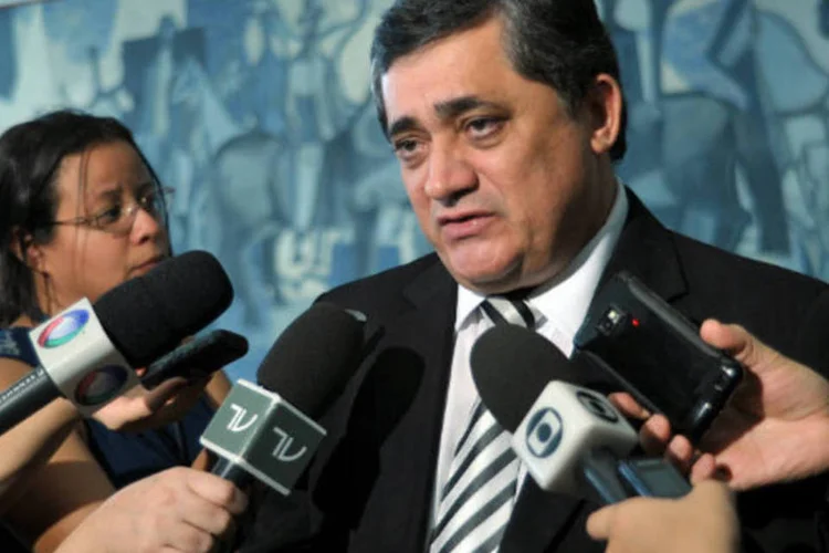 
	L&iacute;der do PT na C&acirc;mara dos Deputas, Jos&eacute; Guimar&atilde;es: segundo o l&iacute;der, o PT mant&eacute;m &quot;posi&ccedil;&atilde;o unit&aacute;ria em defesa do plebiscito&quot; e vai insistir na mobiliza&ccedil;&atilde;o dos aliados
 (Luis Macedo/Câmara dos Deputados)