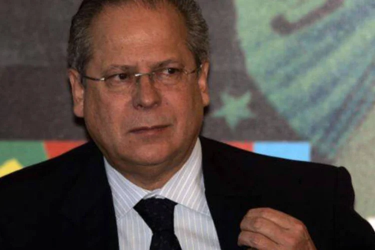 Dirceu diz que reconhece a coragem de FHC ao apresentar a situação de fragilidade dos partidos de oposição hoje no Brasil, mas contesta suas críticas (Ana Araujo/Veja)