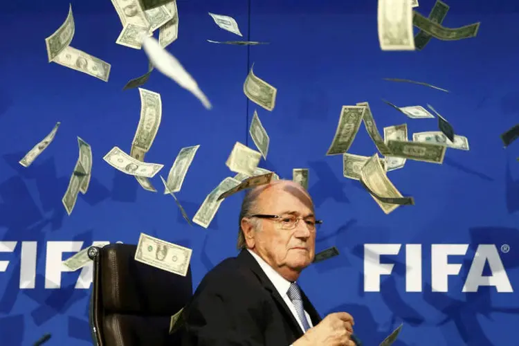 
	Irregularidades: Blatter &eacute; suspeito de crimes financeiros pelo Minist&eacute;rio P&uacute;blico da Su&iacute;&ccedil;a e pode pegar at&eacute; dez anos de pris&atilde;o
 (Reuters)