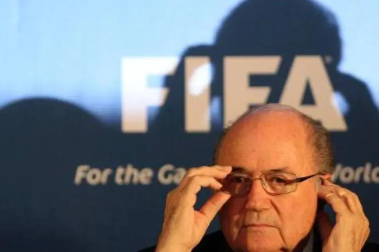 
	O presidente da FIFA, Joseph Blatter: federa&ccedil;&atilde;o denunciou que &quot;quando uma organiza&ccedil;&atilde;o se desliga da realidade e se fecha sobre si pr&oacute;pria corre o risco de implodir&quot;
 (Kirill Kudryavtsev/AFP)