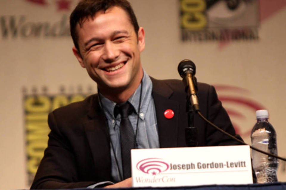 Gordon-Levitt estréia como diretor em Berlim com comédia