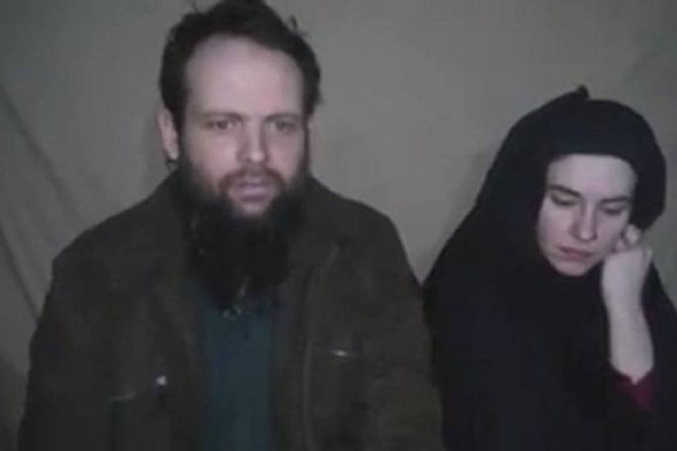 Talibãs exibem vídeo de reféns americano e canadense