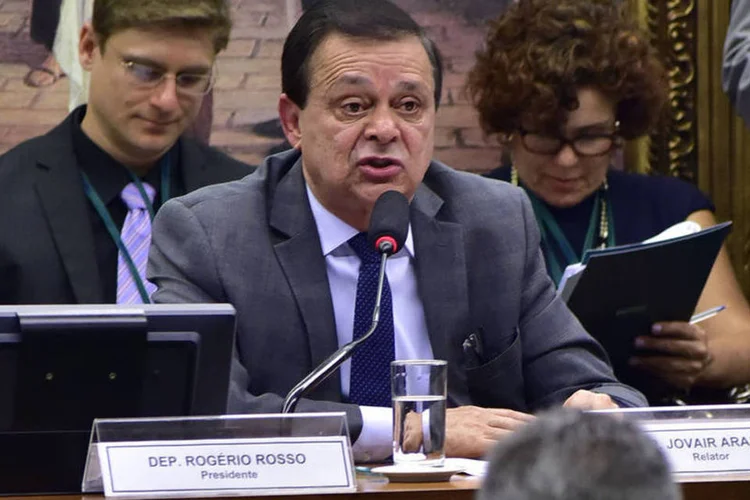 
	Jovair Arantes: o deputado rebateu as cr&iacute;ticas feitas pelo governo a seu parecer e reiterou que h&aacute; ind&iacute;cios suficientes para a admissibilidade do processo de impeachment
 (Divulgação/ Câmara do Deputados)