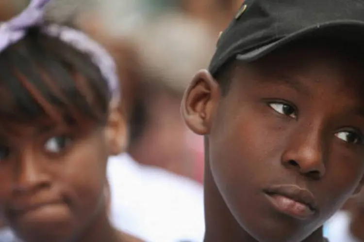 
	Jovens negros: segundo estudo do Ipea,&nbsp;ao nascer no Brasil, o homem negro perde 1,73 ano de expectativa de vida por causa da viol&ecirc;ncia
 (GettyImages)