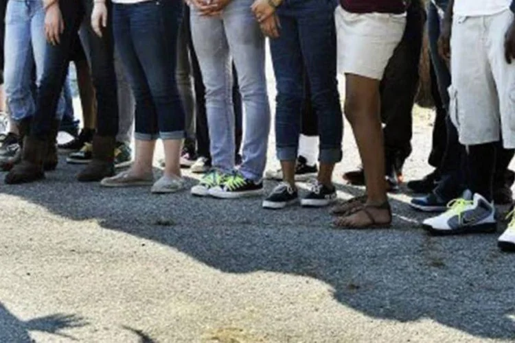 O estudo aponta que 87% dos jovens que sofreram assédio consideram que isso teve um impacto ruim (Jewel Samad/AFP/AFP)