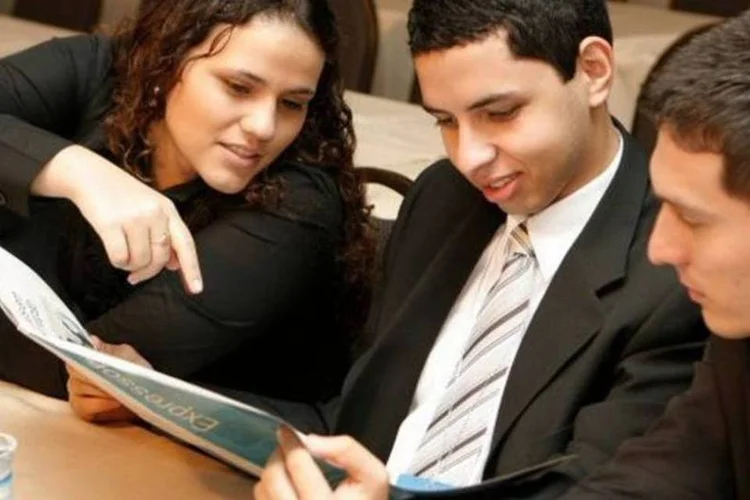 Divida com seus funcionários e com a sociedade as conquistas da sua empresa (Divulgação/EXAME.com)