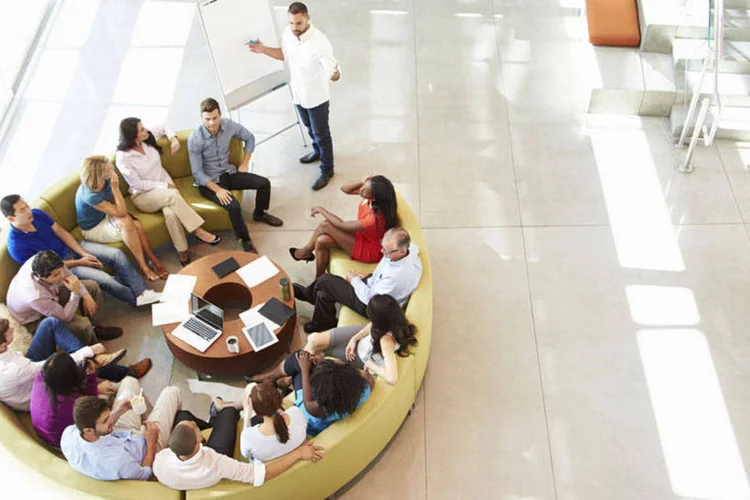 Jovens reunidos: CareerWeek é totalmente gratuito e está na 4ª edição (Thinkstock)