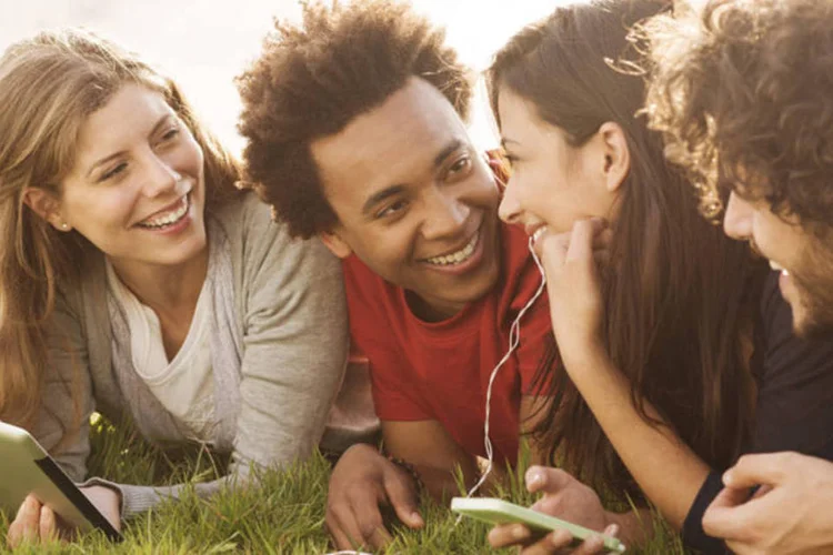 Millennials: pesquisa mostra que existem dois sub-grupos dentro dessa geração (Thinckstock/Thinkstock)