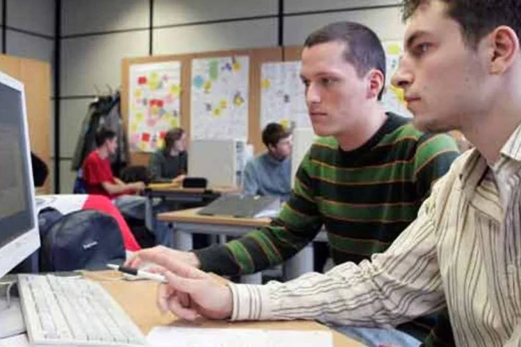 Jovens laptop (Getty Images)