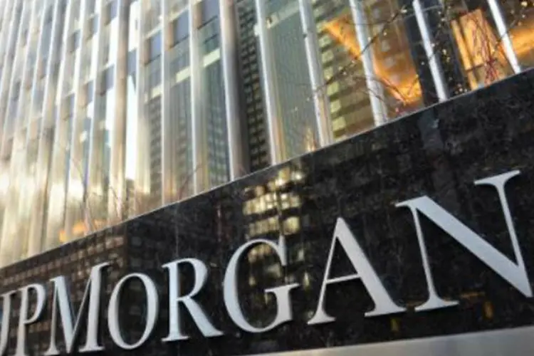 
	Pr&eacute;dio do JPMorgan Chase em Nova York: analistas alertam para alto n&iacute;vel de endividamento das empresas de &aacute;gua e energia no Brasil
 (Stan Honda/AFP)