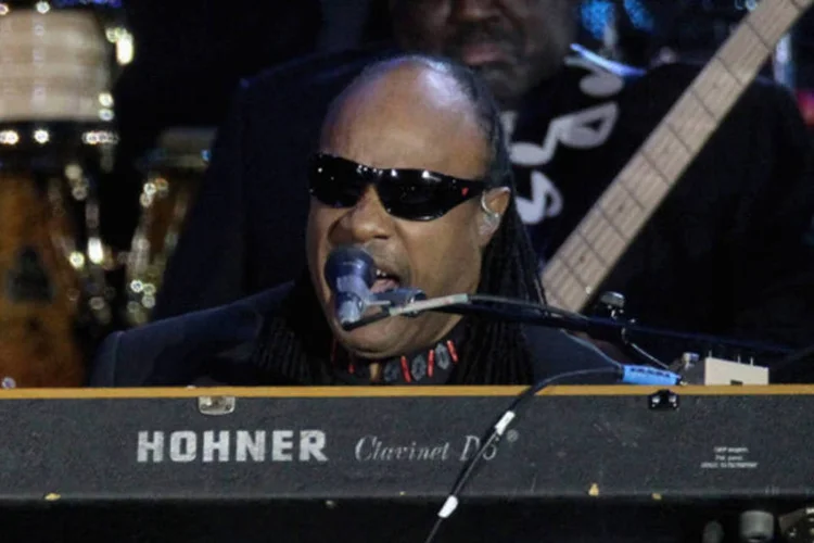 O cantor americano Steve Wonder, um dos poucos não britânicos, cantou ''Estamos realizando o Jubileu de Diamante'', um momento aplaudido até pela Rainha (Dan Kitwood/Getty Images)