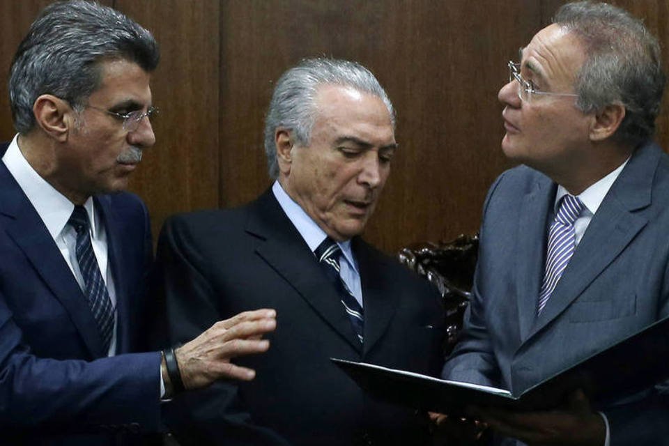 Jucá ignora Renan e convoca reunião da bancada do PMDB com Temer