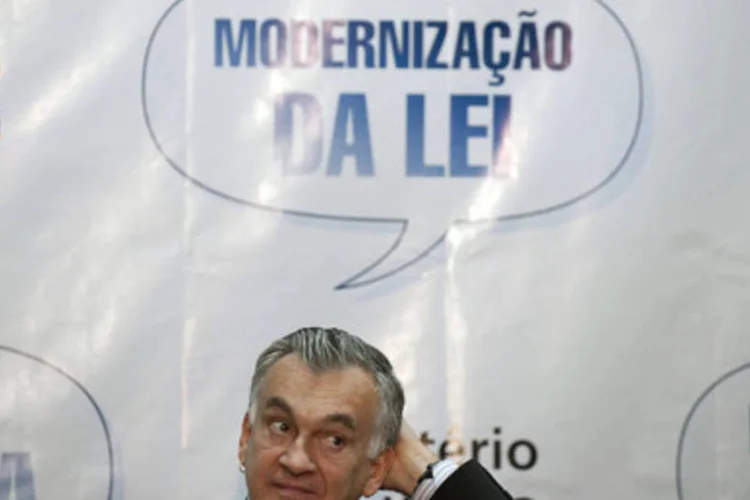 Ministro da Cultura, Juca Ferreira, defendeu que a arrecadação continue a cargo dos artistas (ABr/Marcello Casal Jr)