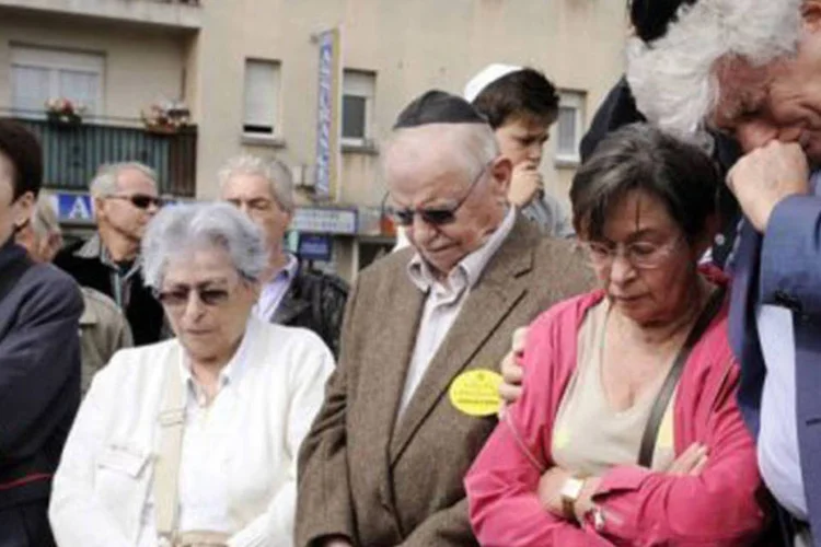 Homenagem aos judeus presos e deportados pela polícia francesa: do número total de deportados, apenas uma centena deles sobreviveram (©AFP / Bertrand Guay)