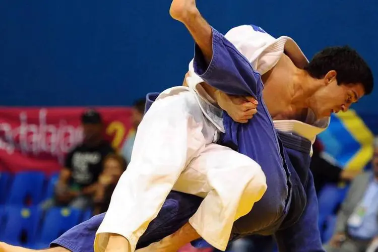 Judocas em luta: a maioria dos países, 116, conseguiu uma das vagas através do sistema direto de classificação (Getty Images)