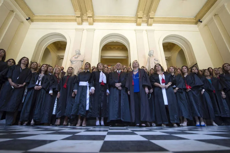 
	Ju&iacute;zes: al&eacute;m da solidariedade ao colega, os ju&iacute;zes defenderam a independ&ecirc;ncia do Poder Judici&aacute;rio para tomar decis&otilde;es
 (Vanderlei Almeida / AFP)
