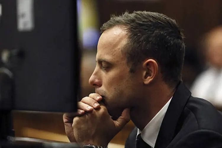 
	O atleta paral&iacute;mpico sul-africano Oscar Pistorius: principal acusa&ccedil;&atilde;o contra ele &eacute; a de que teria assassinado a namorada, a modelo Reeva Steenkamp, em fevereiro de 2013
 (Alon Skuy/Reuters)