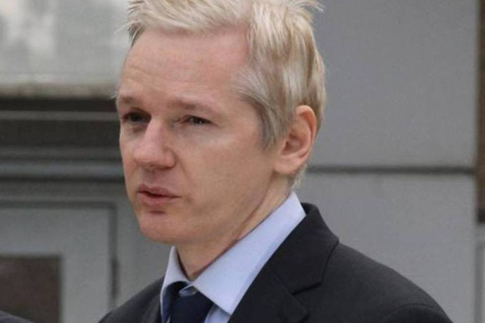 Austrália dá prêmio a Assange por "busca pelos direitos humanos"