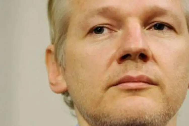 Julian Assange, fundador do WikiLeaks: segundo jornalistas britânicos, hacker se disfarçou de uma idosa por mais de 2 horas (Ben Stansall/AFP)