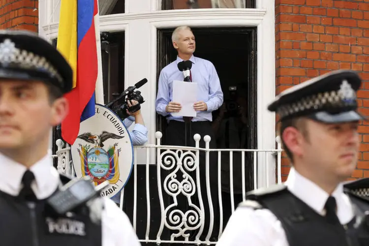 
	Julian Assange: &quot;Nas pr&oacute;ximas semanas, uma data ser&aacute; marcada para a audi&ecirc;ncia que ser&aacute; realizada na embaixada do Equador no Reino Unido&quot;
 (Olivia Harris / Reuters)