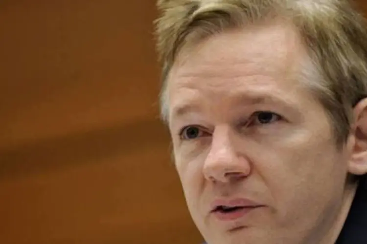 Julian Assange foi preso no Reino Unido à pedido da justiça sueca (AFP)