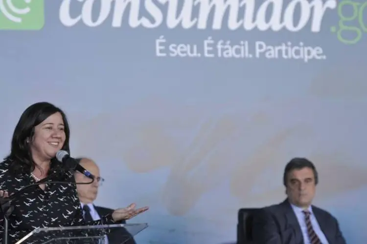 
	A secret&aacute;ria nacional do Consumidor, Juliana Pereira, durante cerim&ocirc;nia de lan&ccedil;amento do consumidor.gov.br
 (Antonio Cruz/Agencia Brasil)