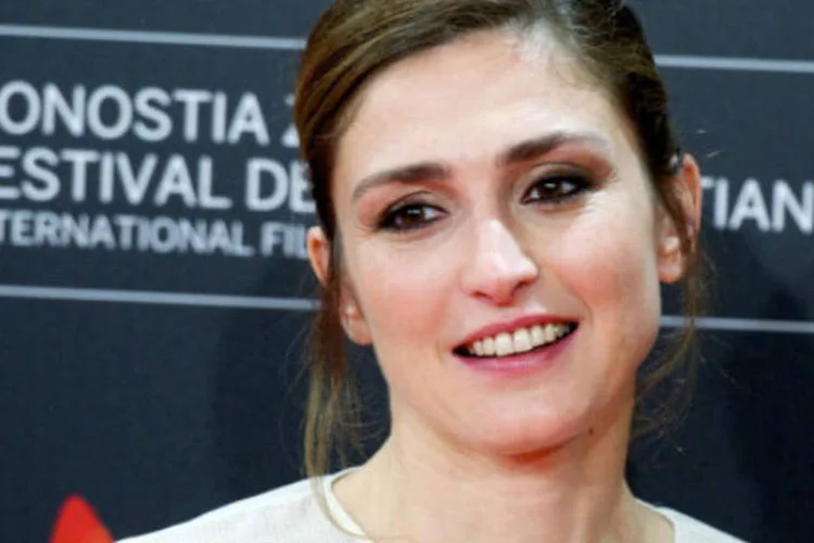 
	A atriz Julie Gayet: Julie Gayet exige indeniza&ccedil;&atilde;o de 54 mil euros e a publica&ccedil;&atilde;o de um resumo da decis&atilde;o da justi&ccedil;a na capa da revista
 (Juan Naharro Gimenez/WireImage)