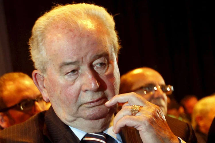 
	Julio Grondona, ex-presidente da AFA: den&uacute;ncia explica que os contratos foram assinados em 2013
 (REUTERS/Enrique Marcarian)