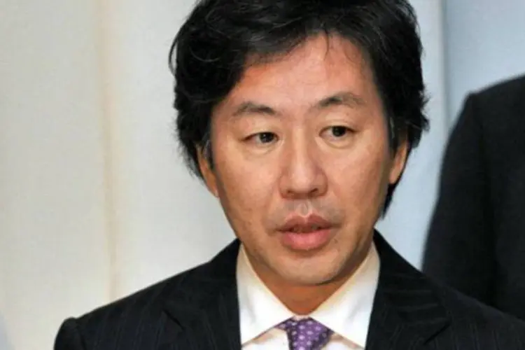 Jun Azumi, ministro das Finanças japonês, disse que acompanhará de perto e "responderá apropriadamente" a todos os movimentos cambiais especulativas no mercado (Satoru Senba/AFP)