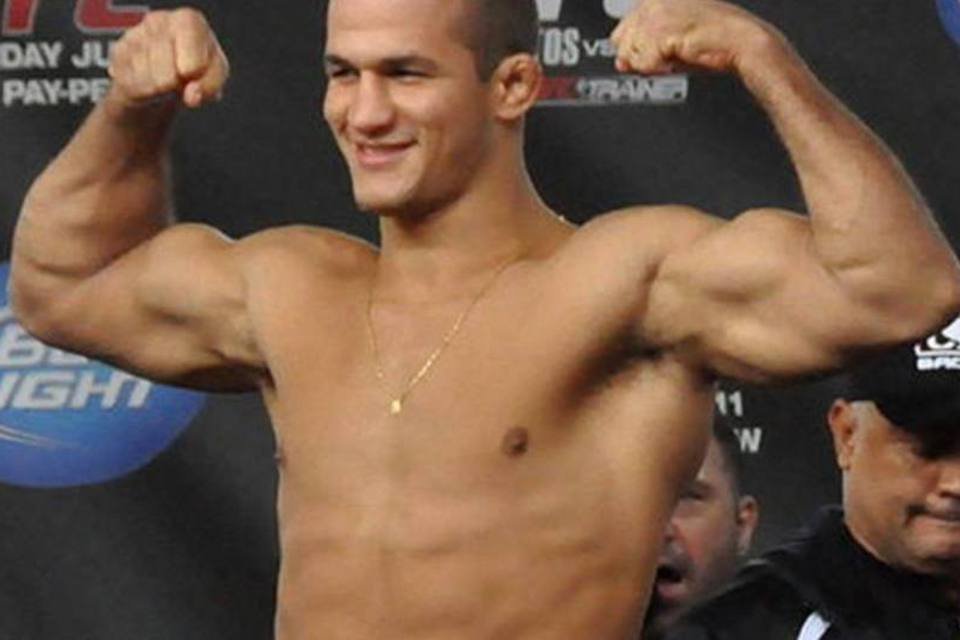 Cinemark exibe luta entre Junior Cigano e Cain Velasquez