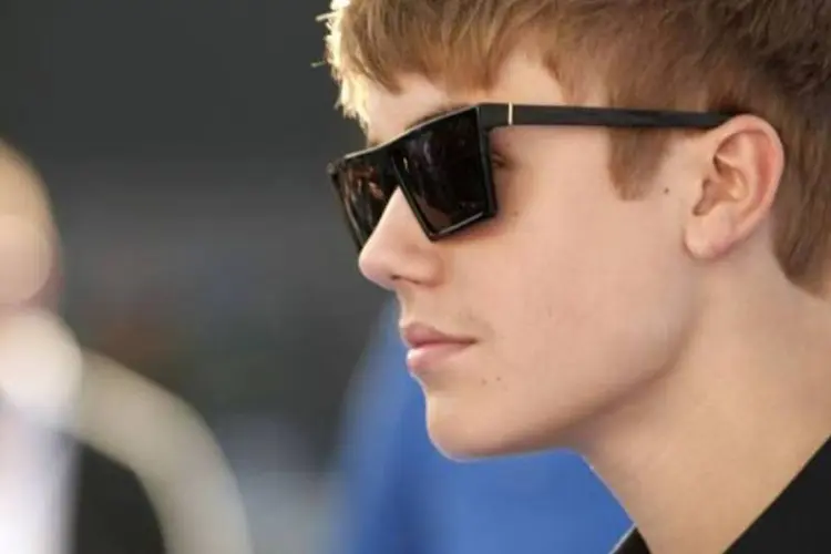 
	Justin Bieber: agentes encontraram e confiscaram uma por&ccedil;&atilde;o de maconha para uso pessoal no &ocirc;nibus ap&oacute;s uso de c&atilde;o policial
 (Christopher Polk/Getty Images)
