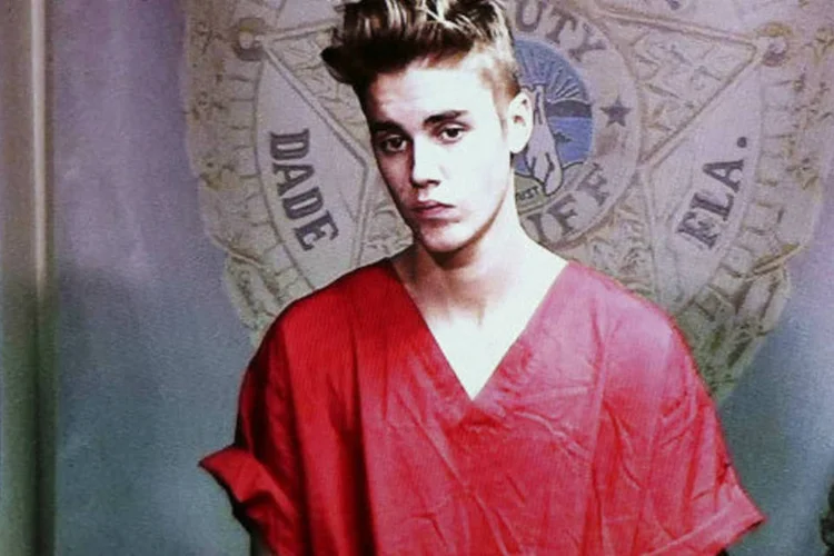 
	Justin Bieber em foto do departamento de pol&iacute;cia de Miami Beach, em 23 de janeiro de 2014
 (REUTERS/Walter Michot)