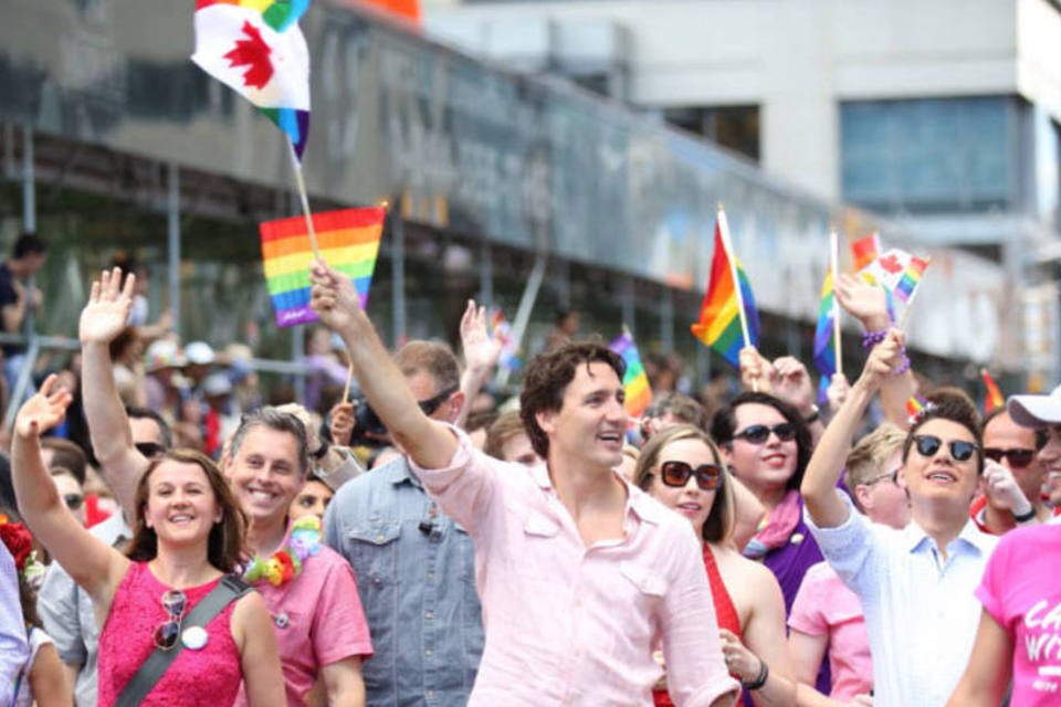Justin Trudeau, primeiro ministro do Canadá, na parada gay de Toronto (Reprodução / Twitter)