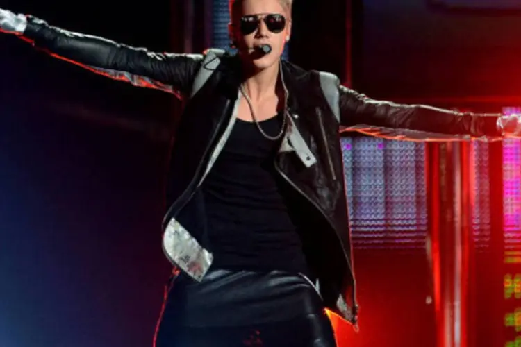 
	Justin Bieber: essa &eacute; a mais recente de uma s&eacute;rie de desaven&ccedil;as entre o jovem artista e seus vizinhos, que o acusam de organizar festas ruidosas&nbsp;
 (Getty Images)
