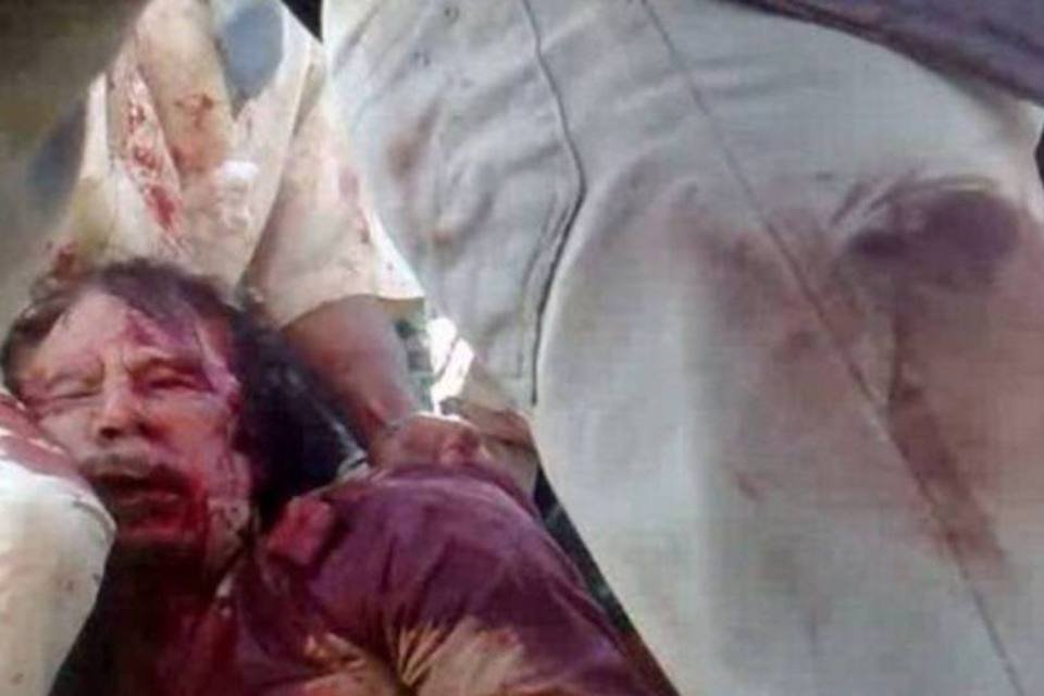 ONG encontra 53 corpos de simpatizantes de Kadafi com sinais de execução