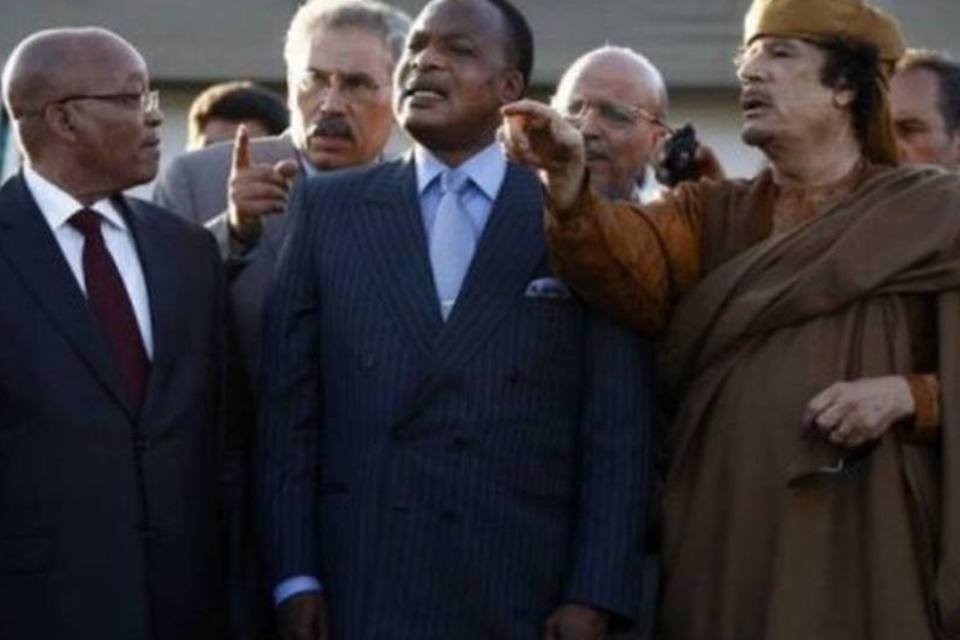 Líbia: regime de Kadafi aceita 'mapa do caminho' da União Africana