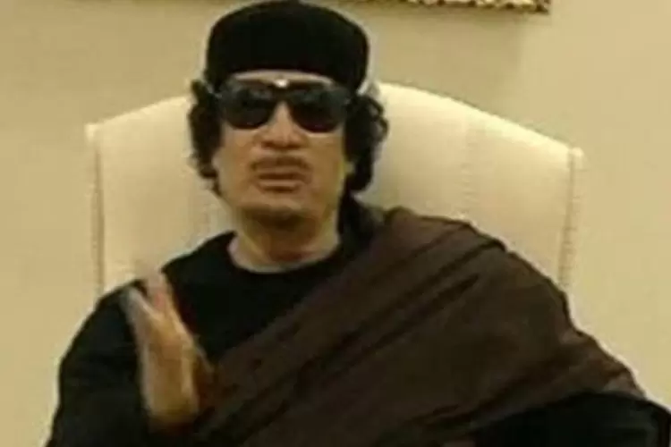 Os rebeldes buscam o ditador Muammar Kadafi (TV líbia via Reuters TV)
