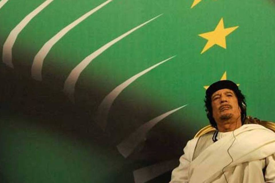 Kadafi: povo líbio deve esmagar este complô contra si