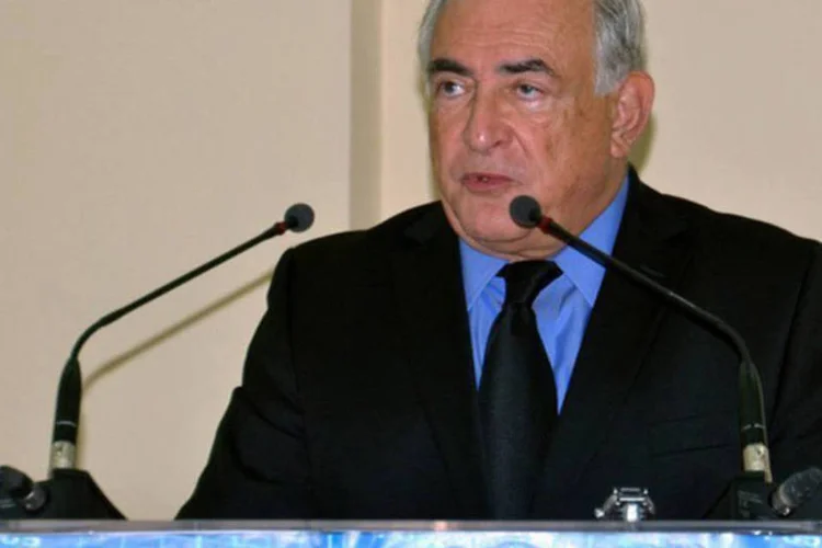 Dominique Strauss-Kahn discursa em conferência: o caso está relacionado com a organização de festas com prostitutas (Ourrak Abdsamiaa/AFP)