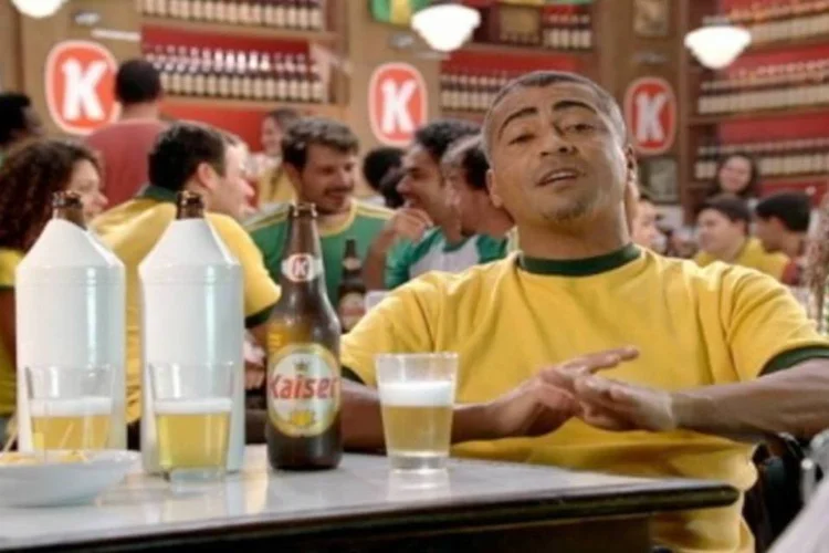 Romário contará como foi a experiência de dividir o quarto da concentração com Dunga (.)