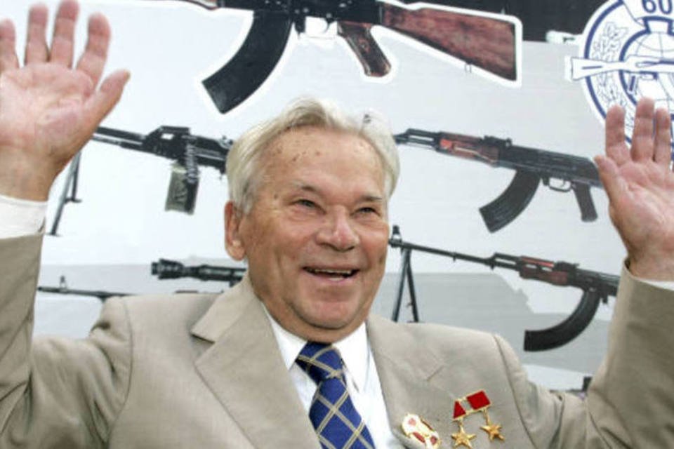 Kalashnikov lamenta danos a suas vendas aos EUA após sanções