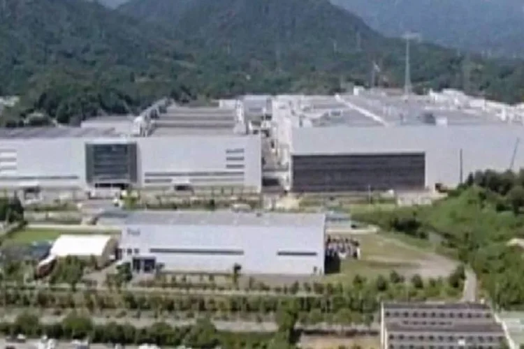 
	F&aacute;brica da Sharp em Kameyama, no Jap&atilde;o: empresa enfrenta graves problemas financeiros desde 2012.
 (Reprodução)