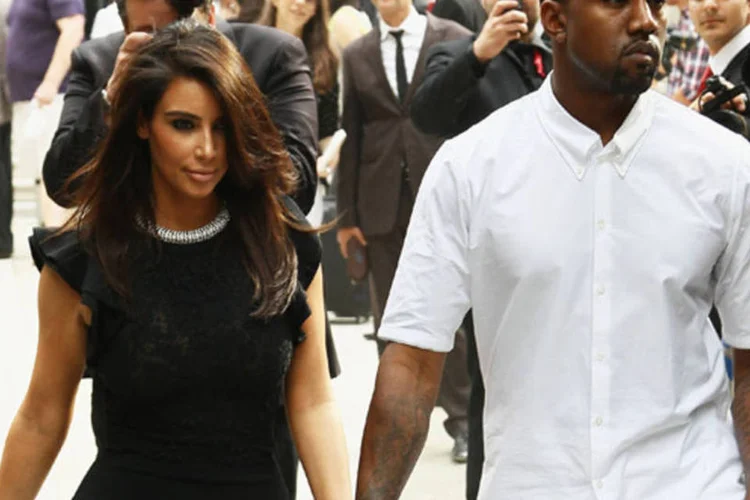 
	Kanye West e Kim Kardashian: em uma mensagem aos f&atilde;s em seu site oficial, o casal deu as boas-vindas ao filho
 (Julien M. Hekimian/Getty Images)