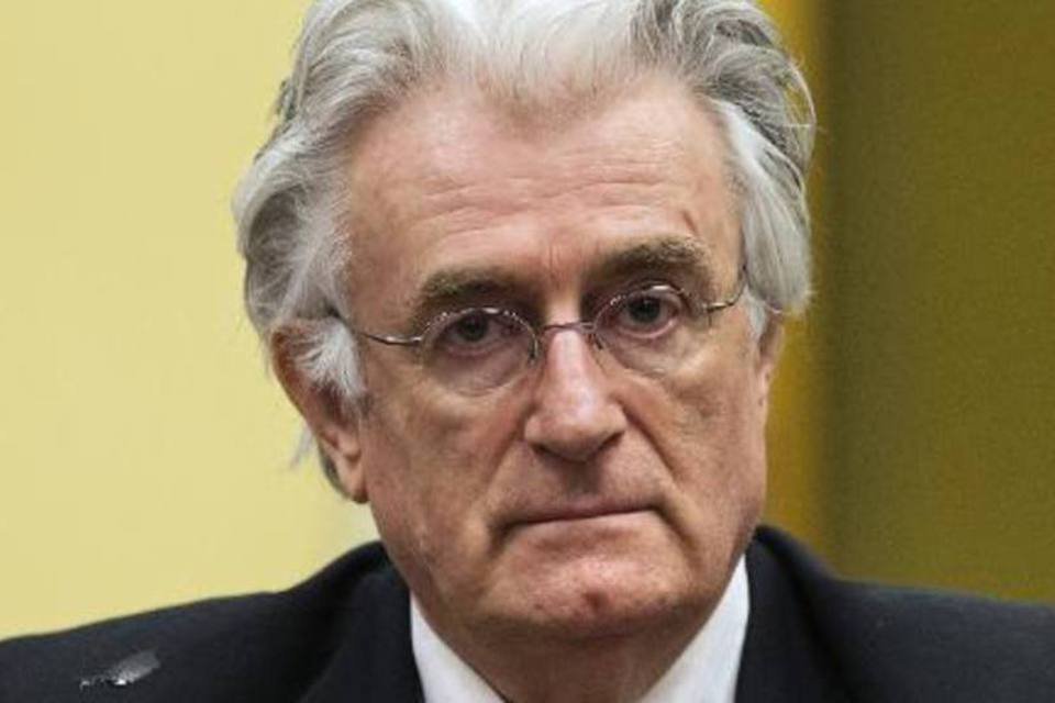 Karadzic afirma que povo sérvio é julgado pelo TPII