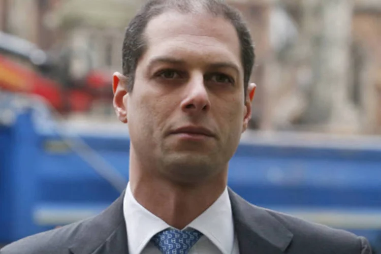 
	Kareem Serageldin: ex-diretor da unidade de cr&eacute;dito &eacute; acusado de inflar artificialmente os pre&ccedil;os de t&iacute;tulos lastreados em hipotecas entre agosto de 2007 e fevereiro de 2008
 (Suzanne Plunkett/Reuters)