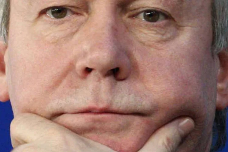 Comissário da União Europeia, Karel De Gucht, reconhece que bloco pode fazer mais para reduzir barreiras ao comércio com Mercosul