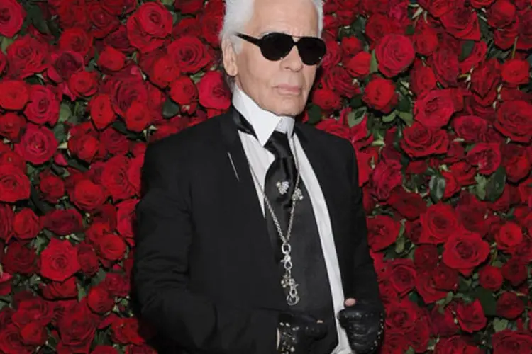 
	O estilista Karl Lagerfeld: &quot;Karl Lagerfeld &eacute; um dos estilistas mais talentosos do mundo&quot;, disse o presidente e diretor executivo, Philippe Benacin
 (Getty Images)